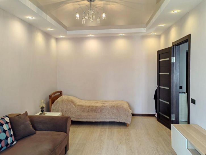 1-комн квартира Революционная улица, 155