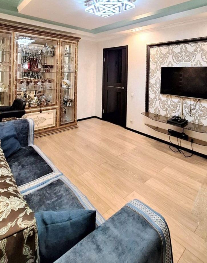 2-комн квартира Революционная улица, 75