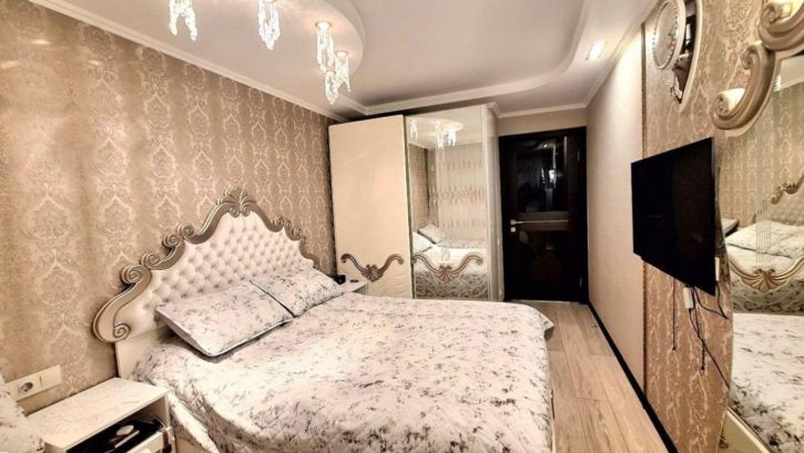 2-комн квартира Революционная улица, 75