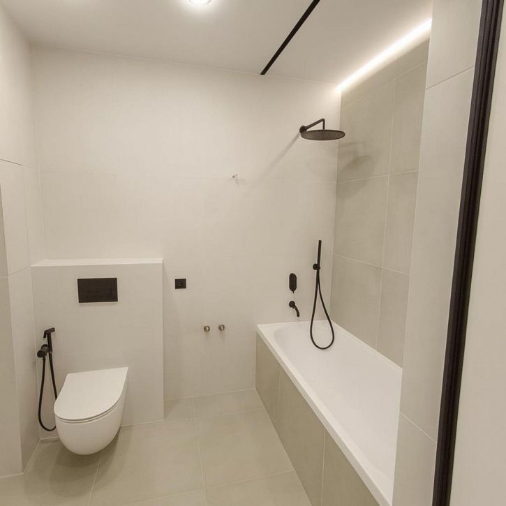 2-комн квартира Революционная улица, 130