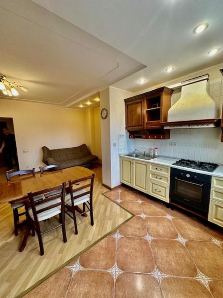 3-комн квартира Победы улица, 4Б