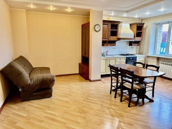 3-комн квартира Победы улица, 4Б