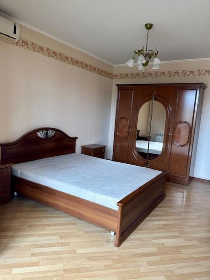 3-комн квартира Победы улица, 4Б