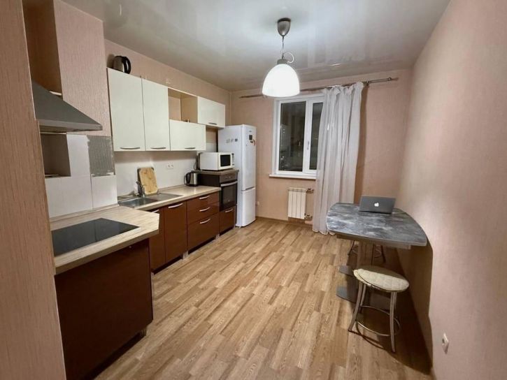 1-комн квартира Революционная улица, 4