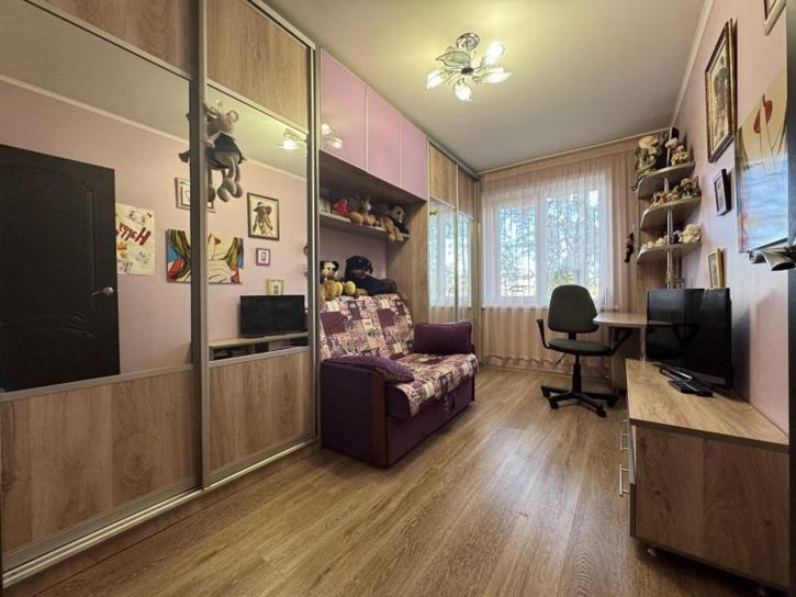 3-комн квартира Московское шоссе 16-й километр, 95