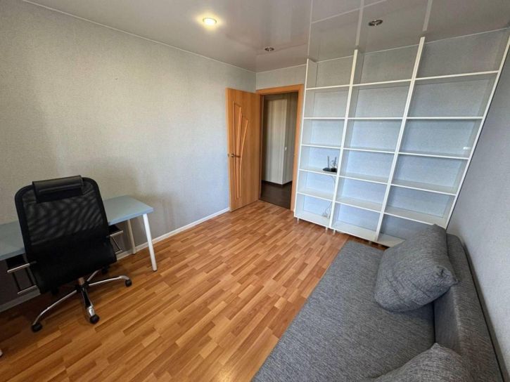 4-комн квартира Советской Армии улица, 17