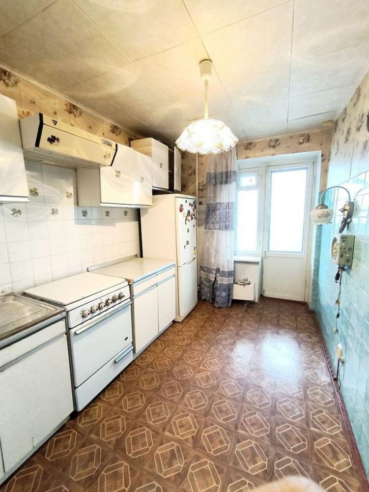 4-комн квартира Аэродромная улица, 127