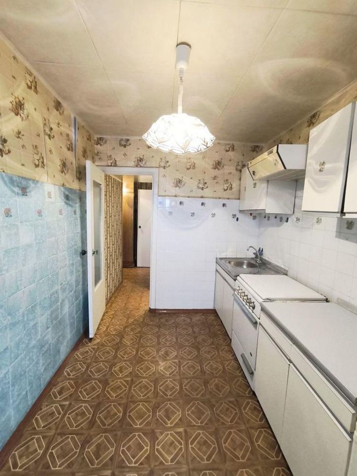 4-комн квартира Аэродромная улица, 127