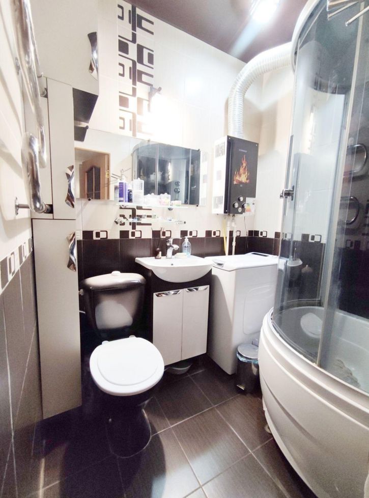 2-комн квартира Красных Коммунаров улица, 30