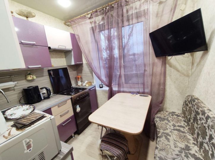 2-комн квартира Красных Коммунаров улица, 30