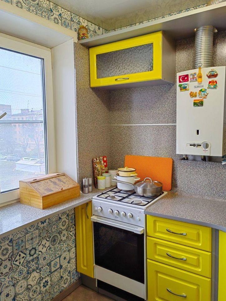 2-комн квартира Революционная улица, 125