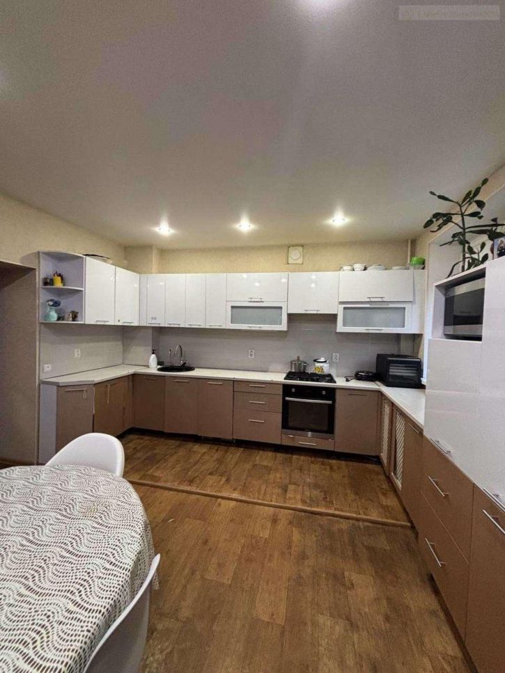 4-комн квартира Стара-Загора улица, 285