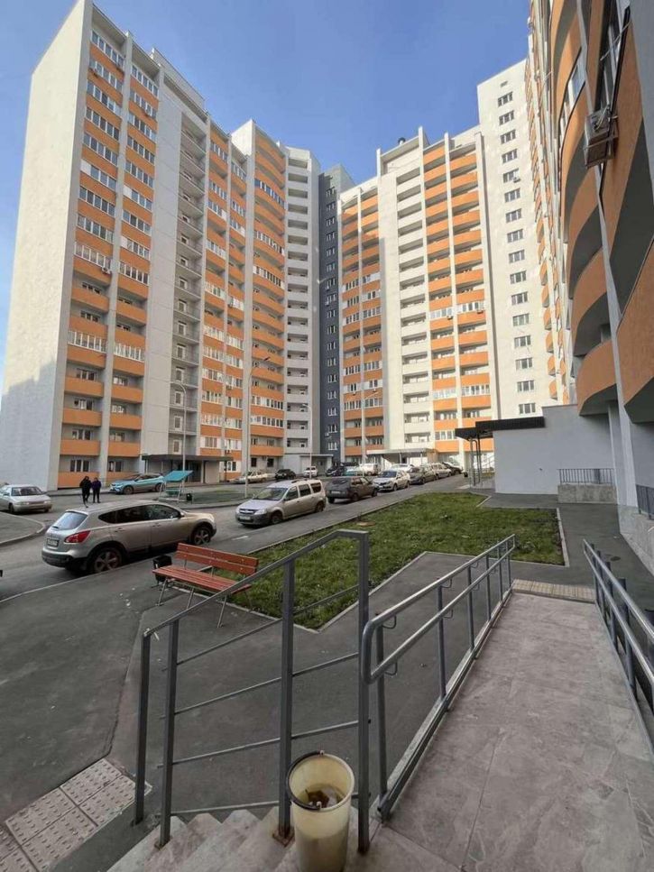 2-комн квартира Черемшанская улица, 162