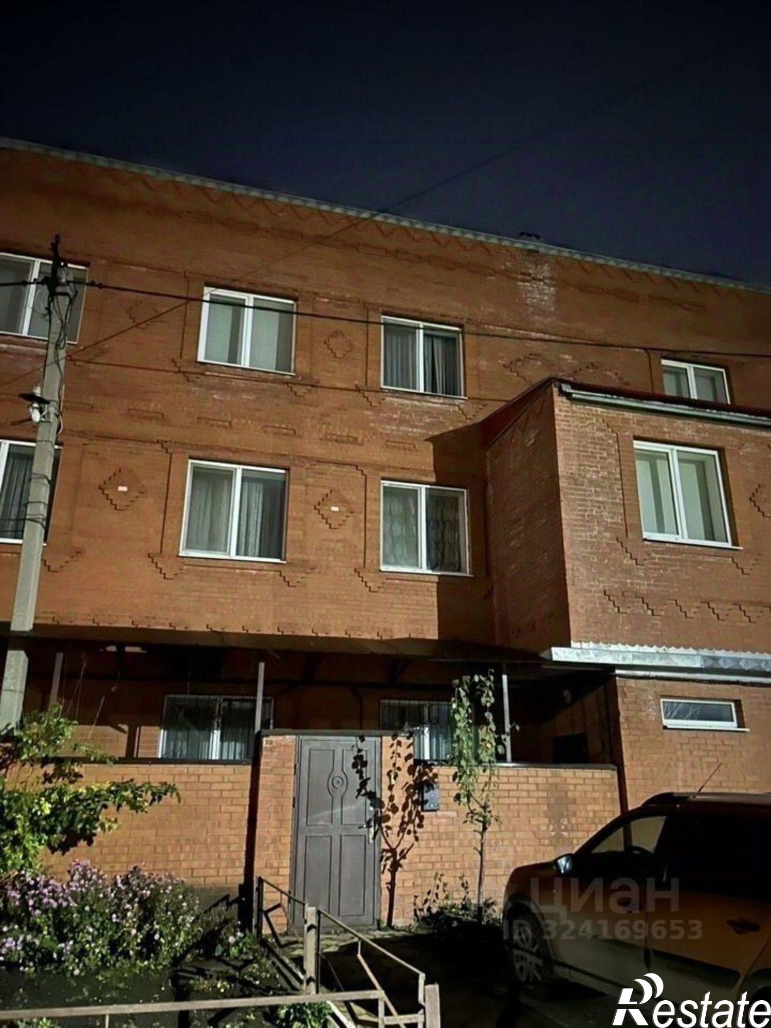 Сдать дачу, дом, коттедж за 150 000 рублей на Шахтинская улица, 39