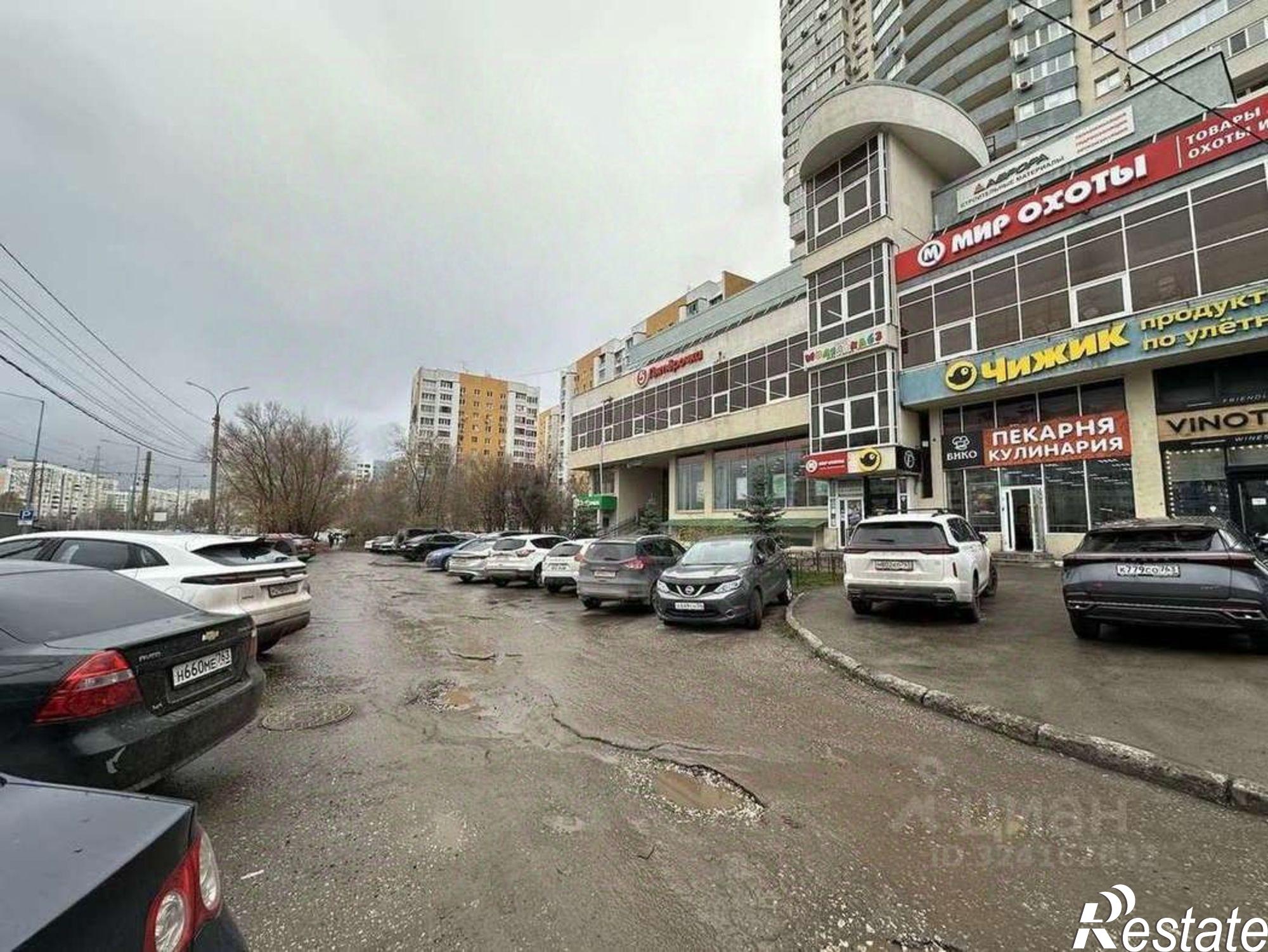 Сдать торговое помещение за 372 000 рублей на ул Ново-Садовая, 347