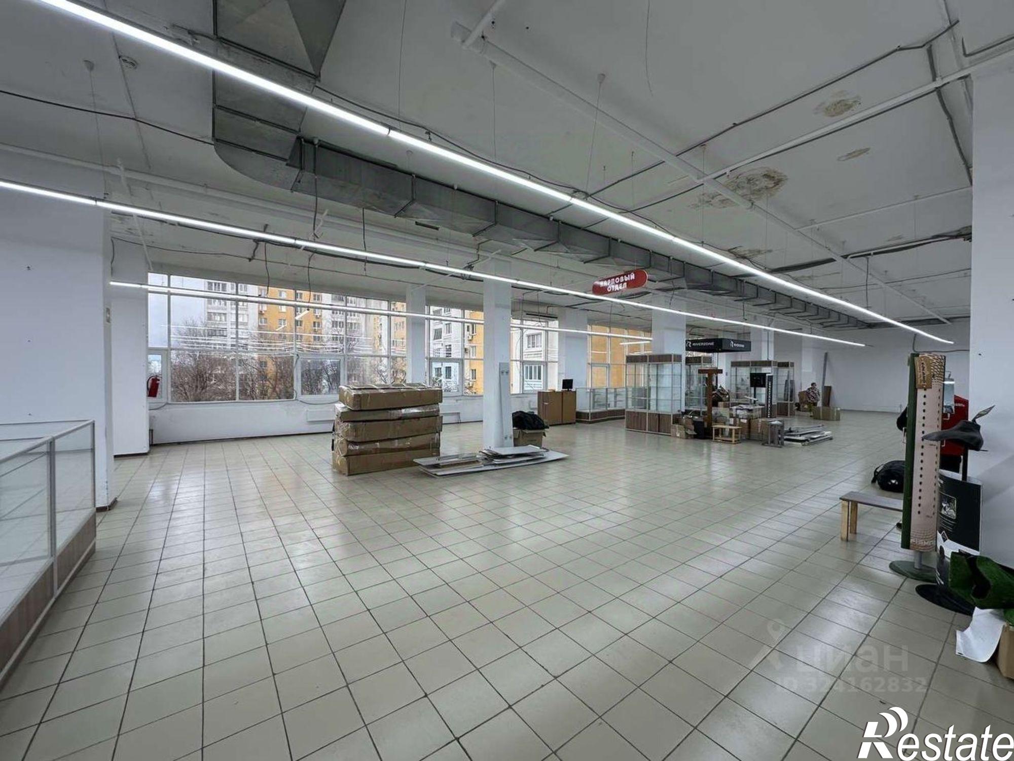 Сдать торговое помещение за 372 000 рублей на ул Ново-Садовая, 347