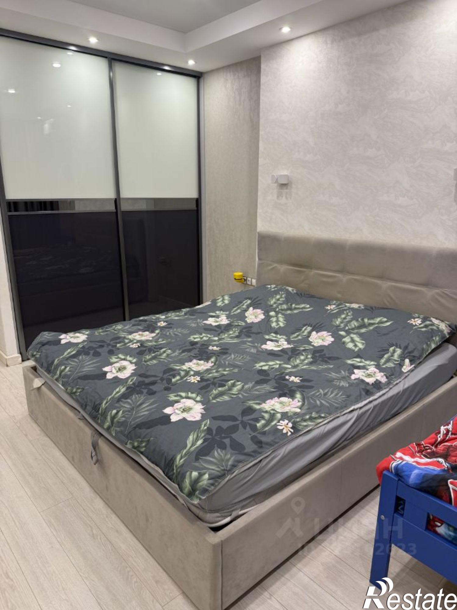 Купить квартиру за 15 000 000 рублей на проспект Карла Маркса, 4Б