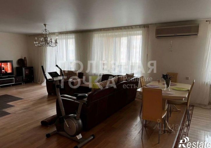 4-комн квартира ул Братьев Коростелевых, 81,  д. 81