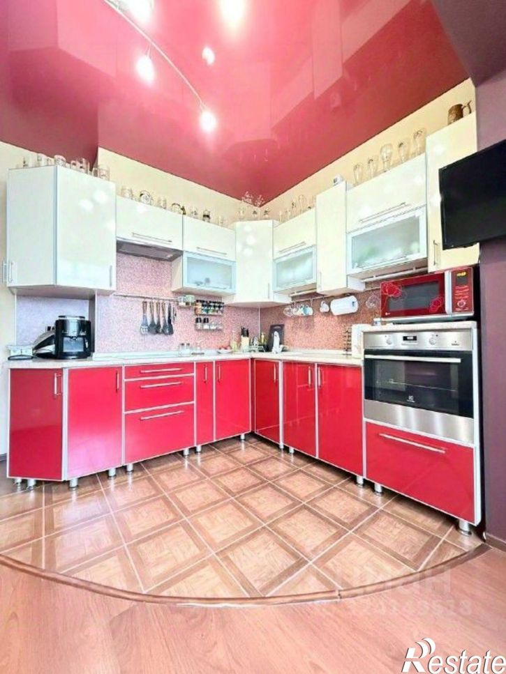 3-комн квартира 5-я просека, 103,  д. 103