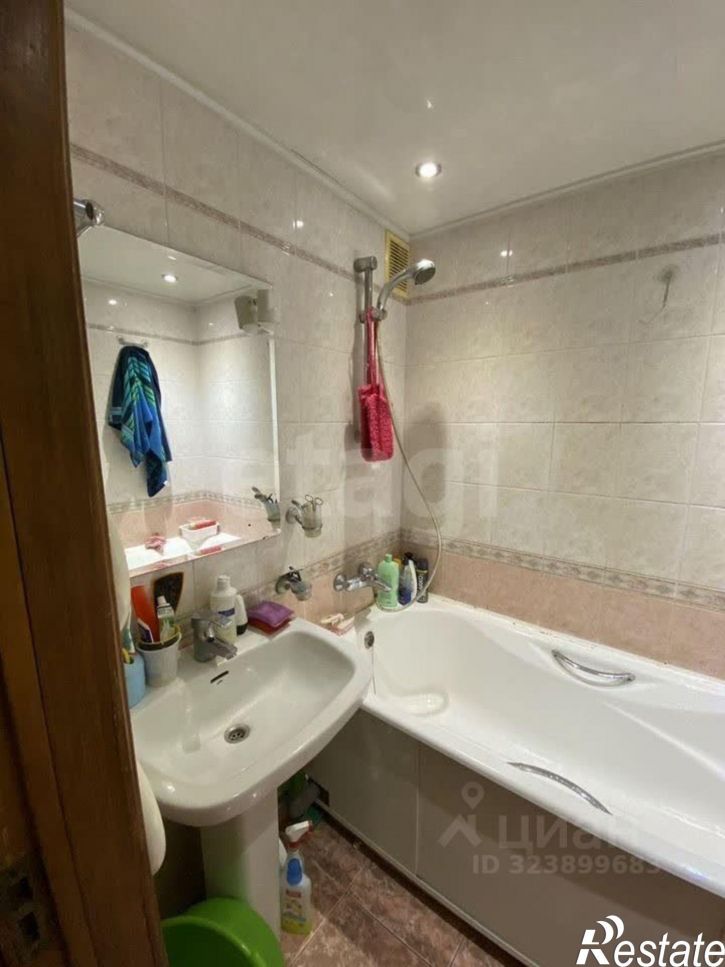 4-комн квартира ул Силина, 14,  д. 14