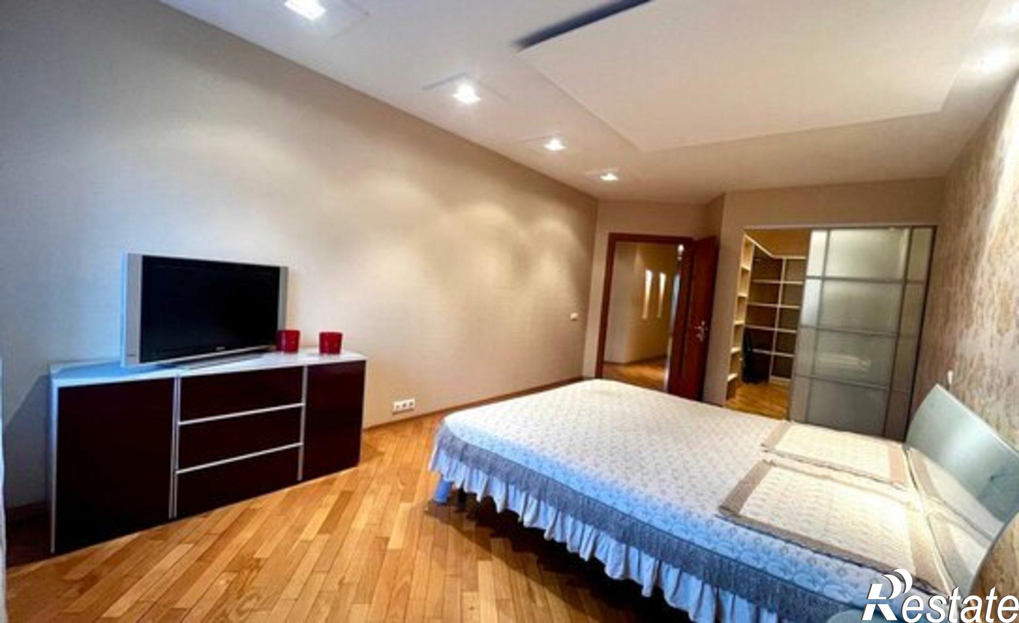 Купить квартиру за 25 000 000 рублей на ул Молодогвардейская, 168