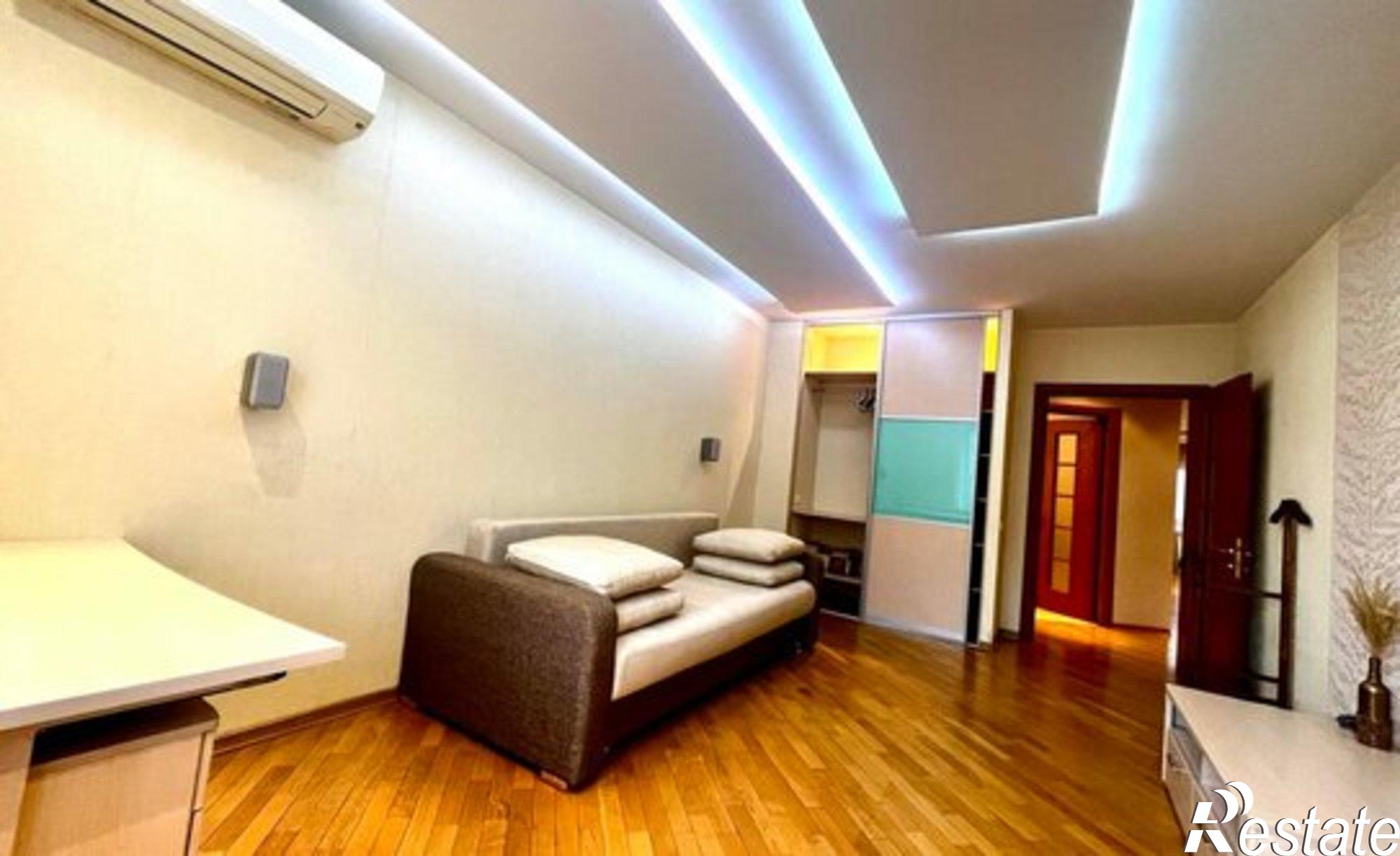 Купить квартиру за 25 000 000 рублей на ул Молодогвардейская, 168