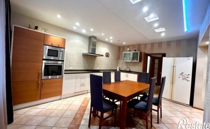 3-комн квартира ул Молодогвардейская, 168,  д. 168