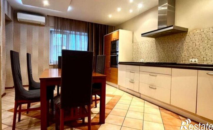 3-комн квартира ул Молодогвардейская, 168,  д. 168