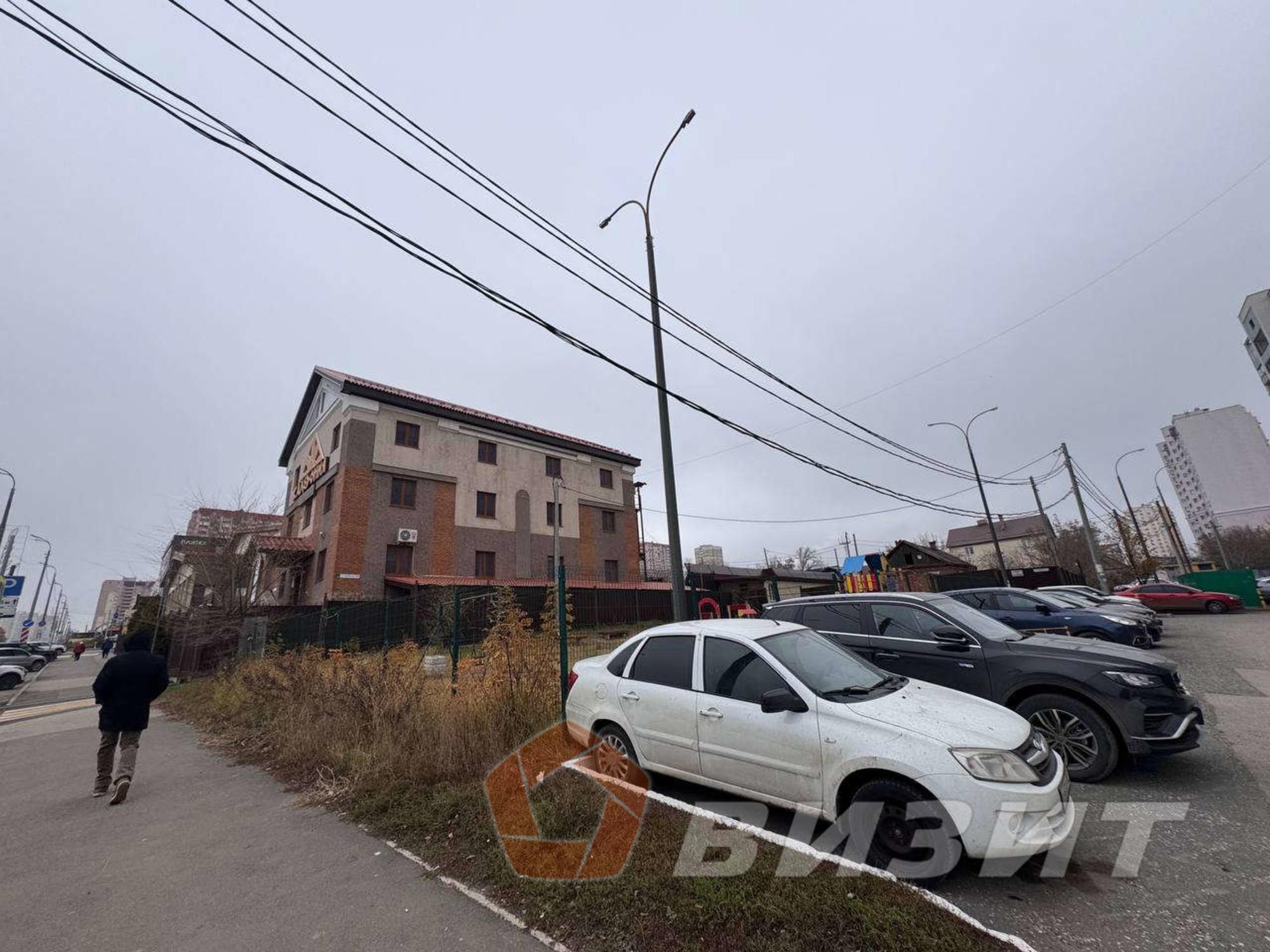 Сдать торговое помещение за 450 000 рублей на Дыбенко улица, 104