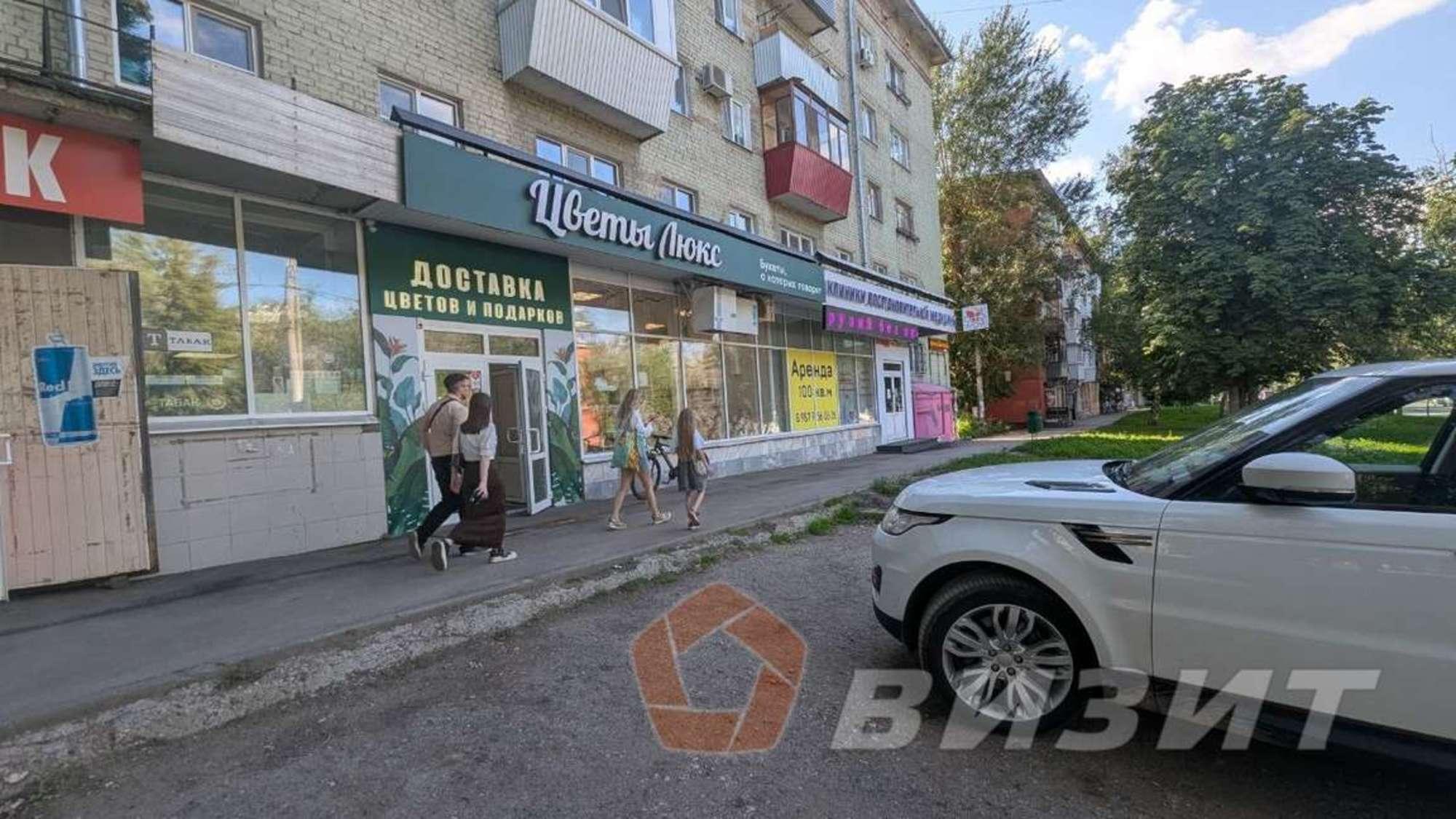 Сдать торговое помещение за 110 000 рублей на Революционная улица, 87