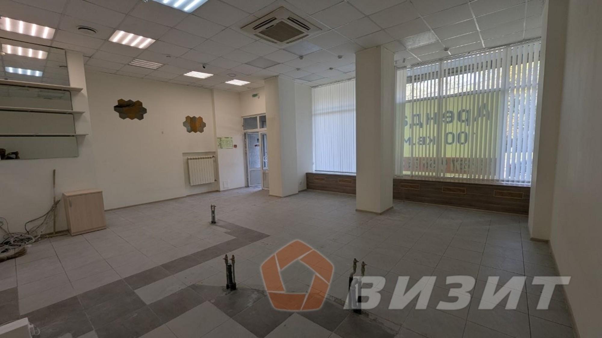 Сдать торговое помещение за 110 000 рублей на Революционная улица, 87