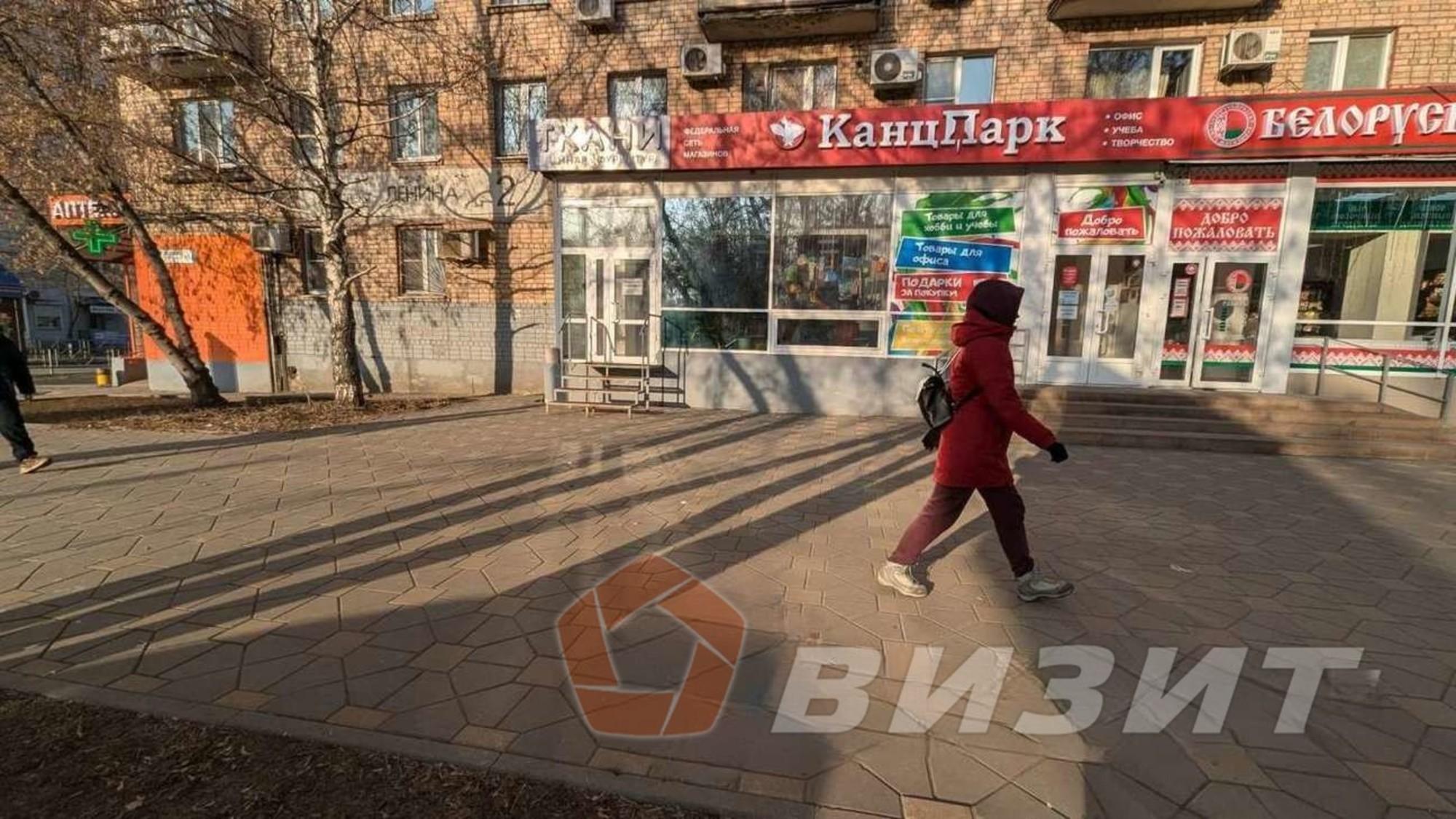 Сдать торговое помещение за 100 000 рублей на Ленина проспект, 2