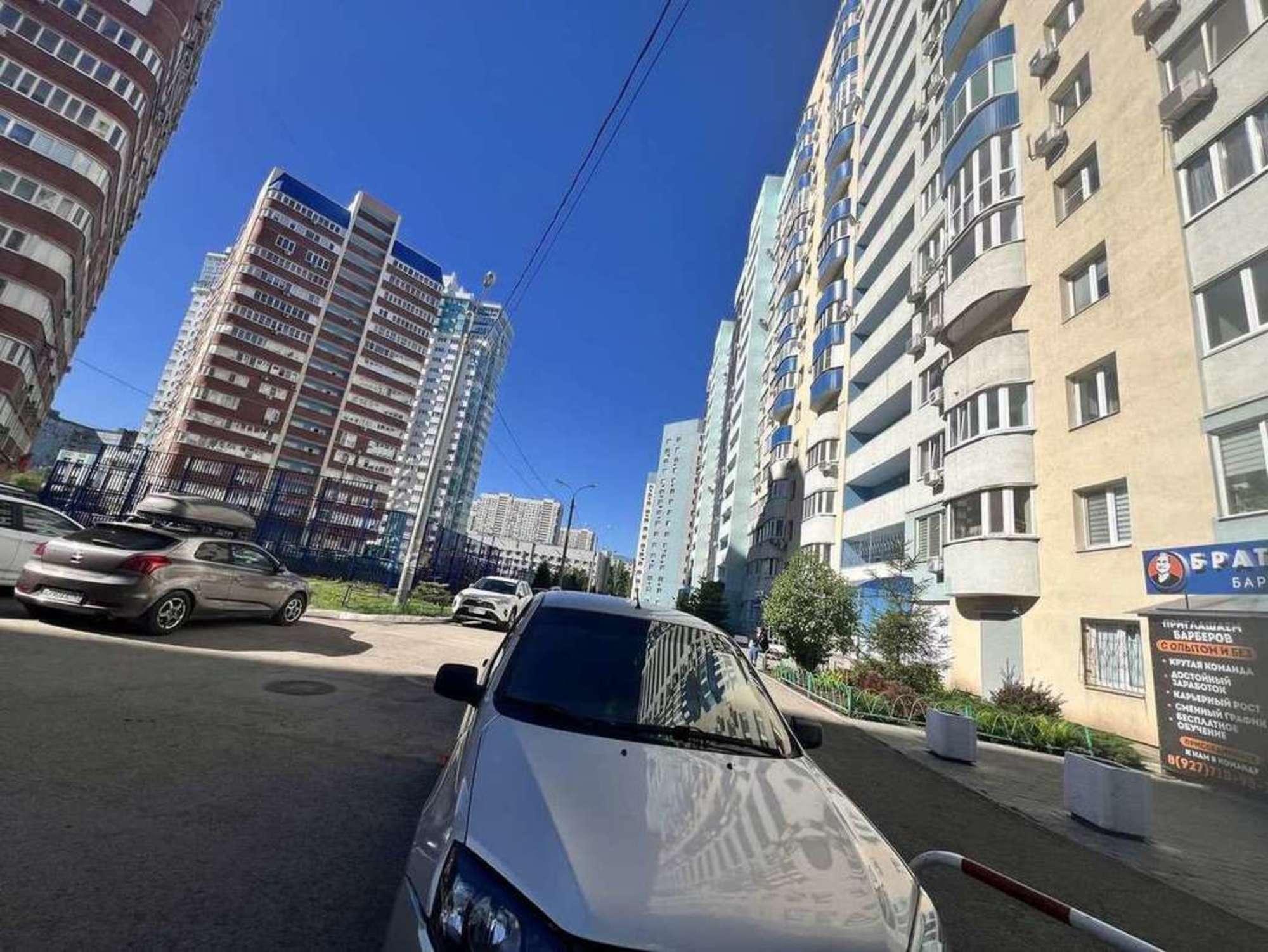 Купить торговое помещение за 5 000 000 рублей на Молодежная улица, 8а