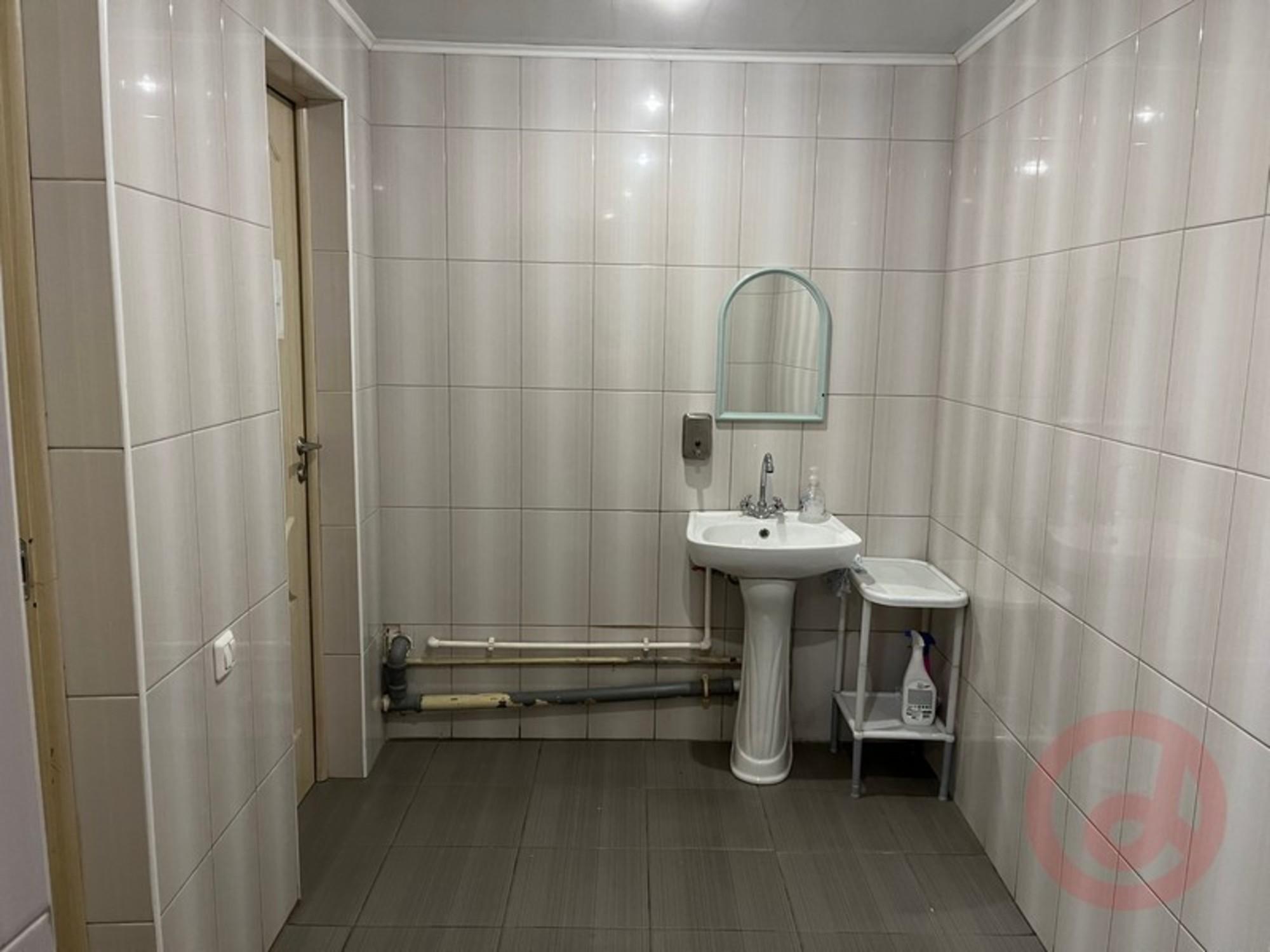 Сдать офис, помещение под офис за 21 000 рублей на Мориса Тореза улица, 67