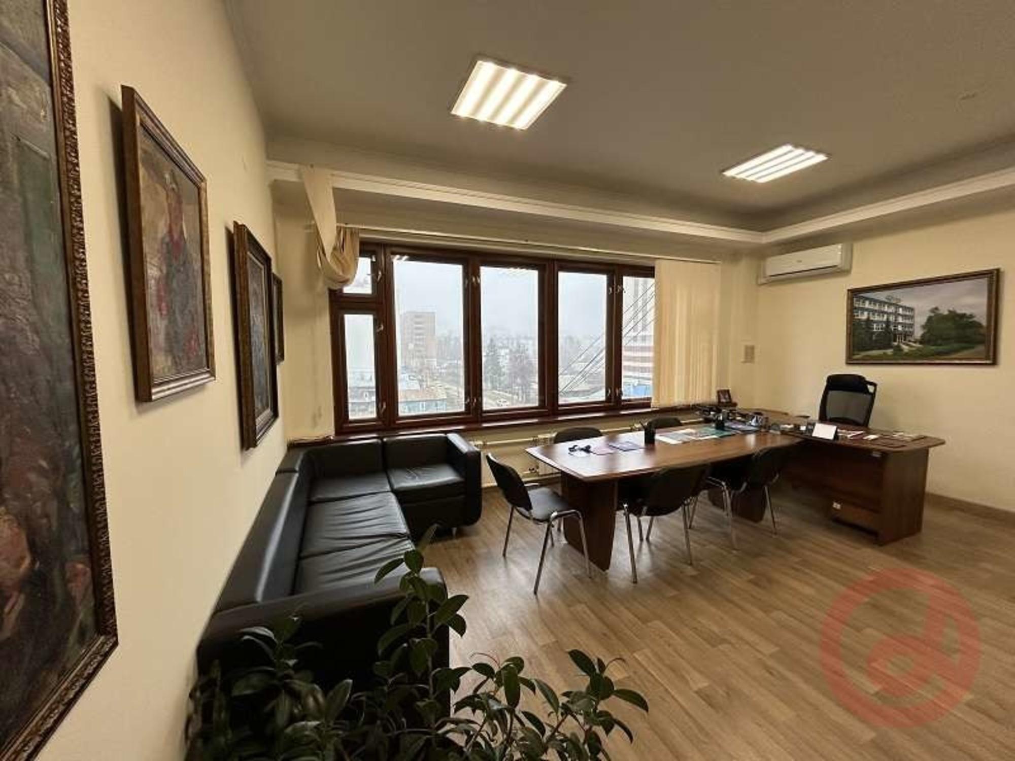 Сдать офис, помещение под офис за 330 000 рублей на Мориса Тореза улица, 67