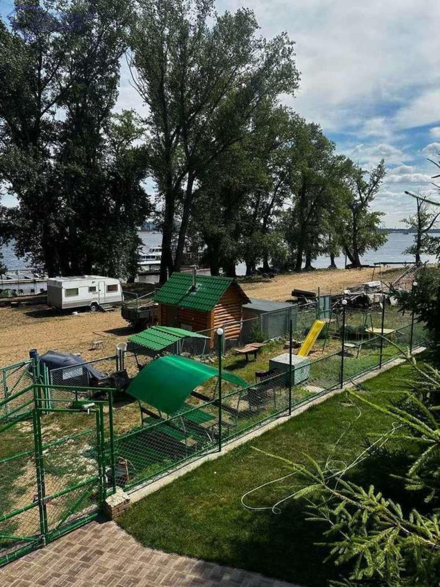 Купить помещение свободного назначения за 42 000 000 рублей на Проран