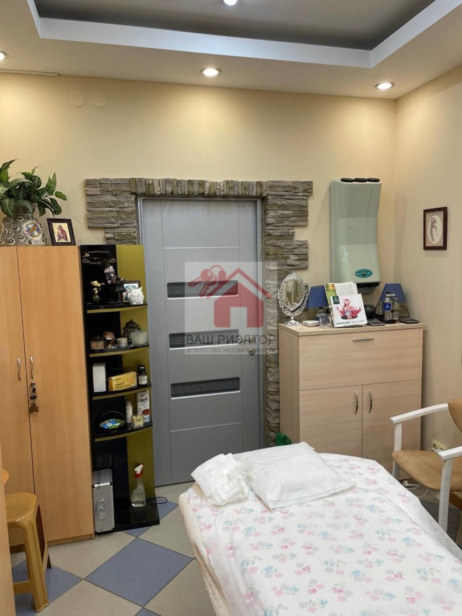 Купить помещение свободного назначения за 21 000 000 рублей на Братьев Коростелёвых улица, 83