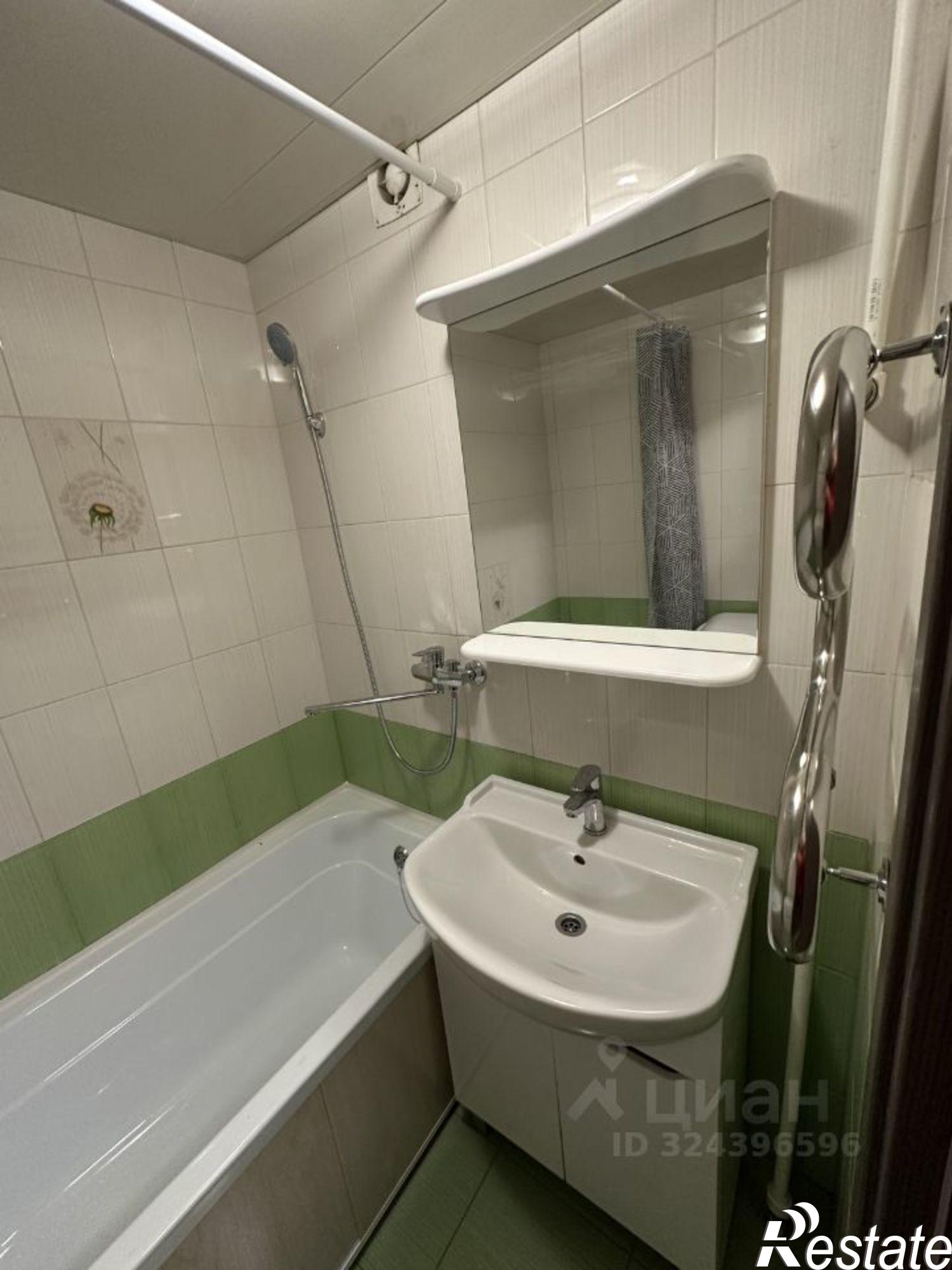 Сдать квартиру за 30 000 рублей на улица Силина, 14