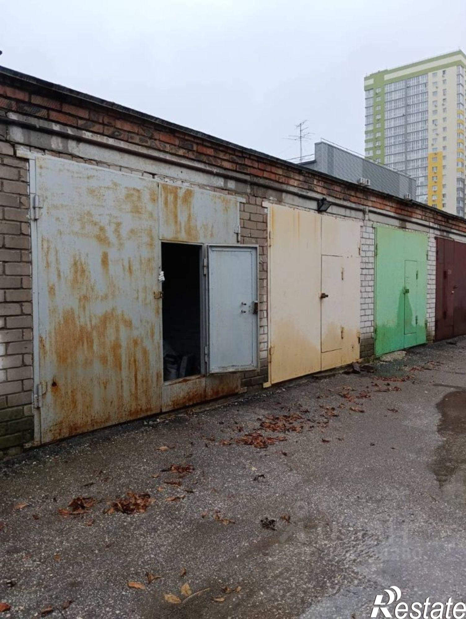 Купить гараж, место в паркинге за 1 300 010 рублей на улица Дыбенко, 3