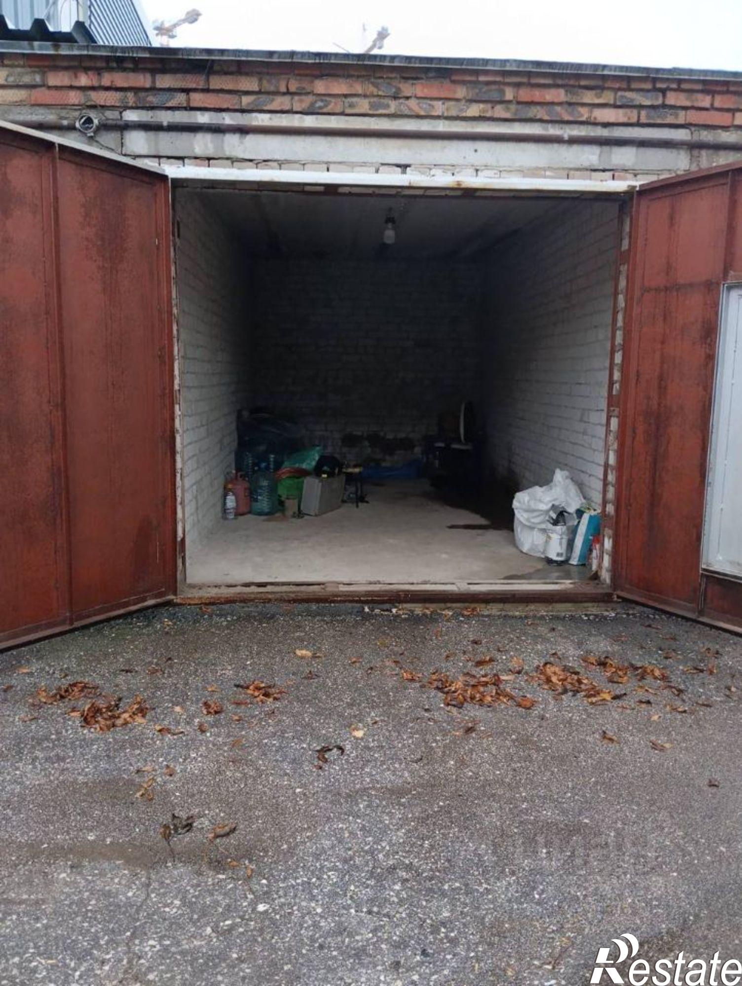 Купить гараж, место в паркинге за 1 300 010 рублей на улица Дыбенко, 3