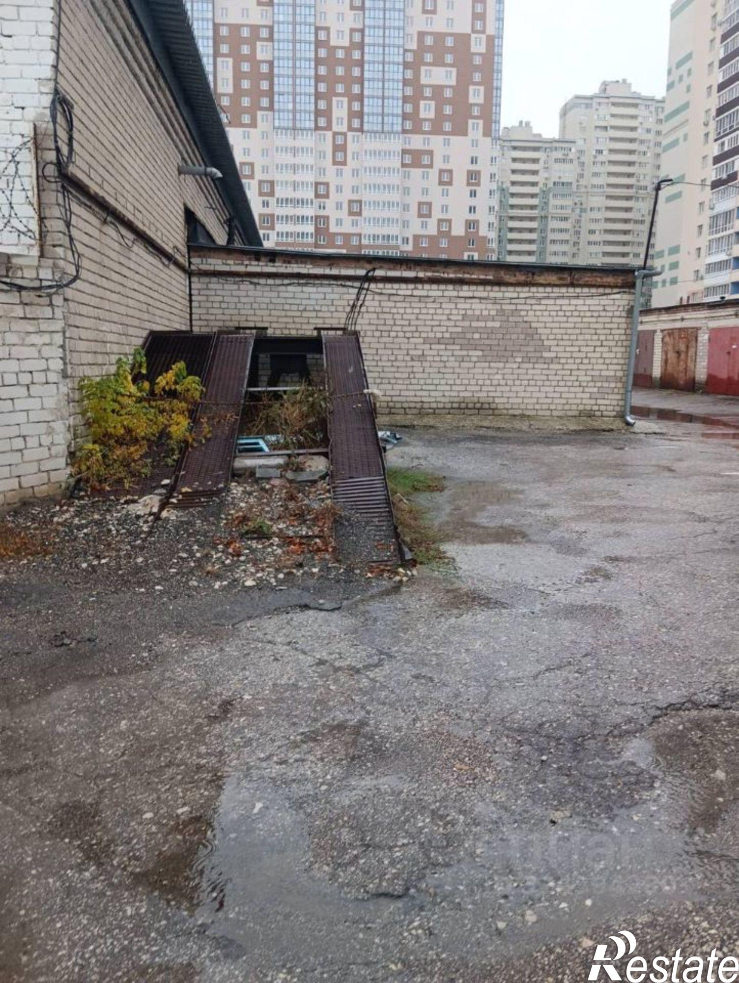 Купить гараж, место в паркинге за 1 300 010 рублей на улица Дыбенко, 3