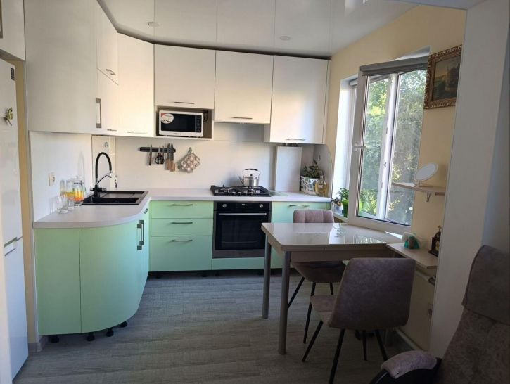 3-комн квартира Спортивная улица, 10