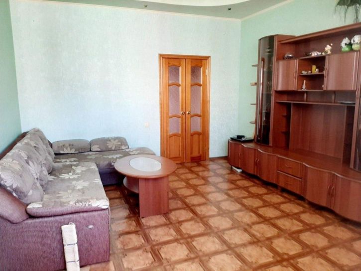 3-комн квартира 5-я просека, 103