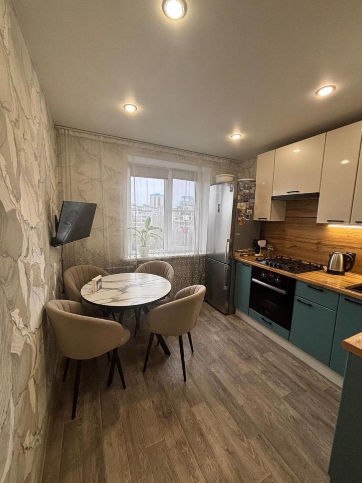 2-комн квартира Георгия Димитрова улица, 92