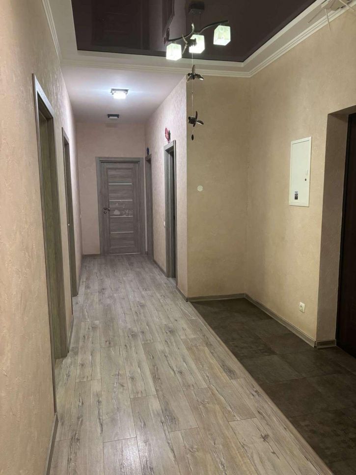 3-комн квартира Степана Разина улица, 150