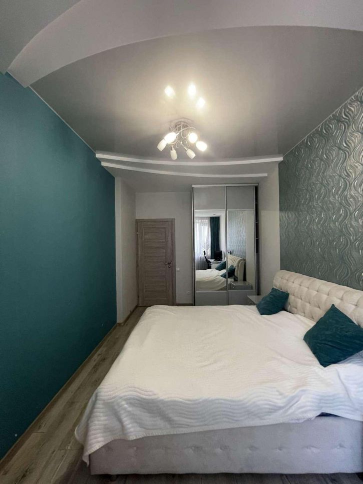 3-комн квартира Степана Разина улица, 150