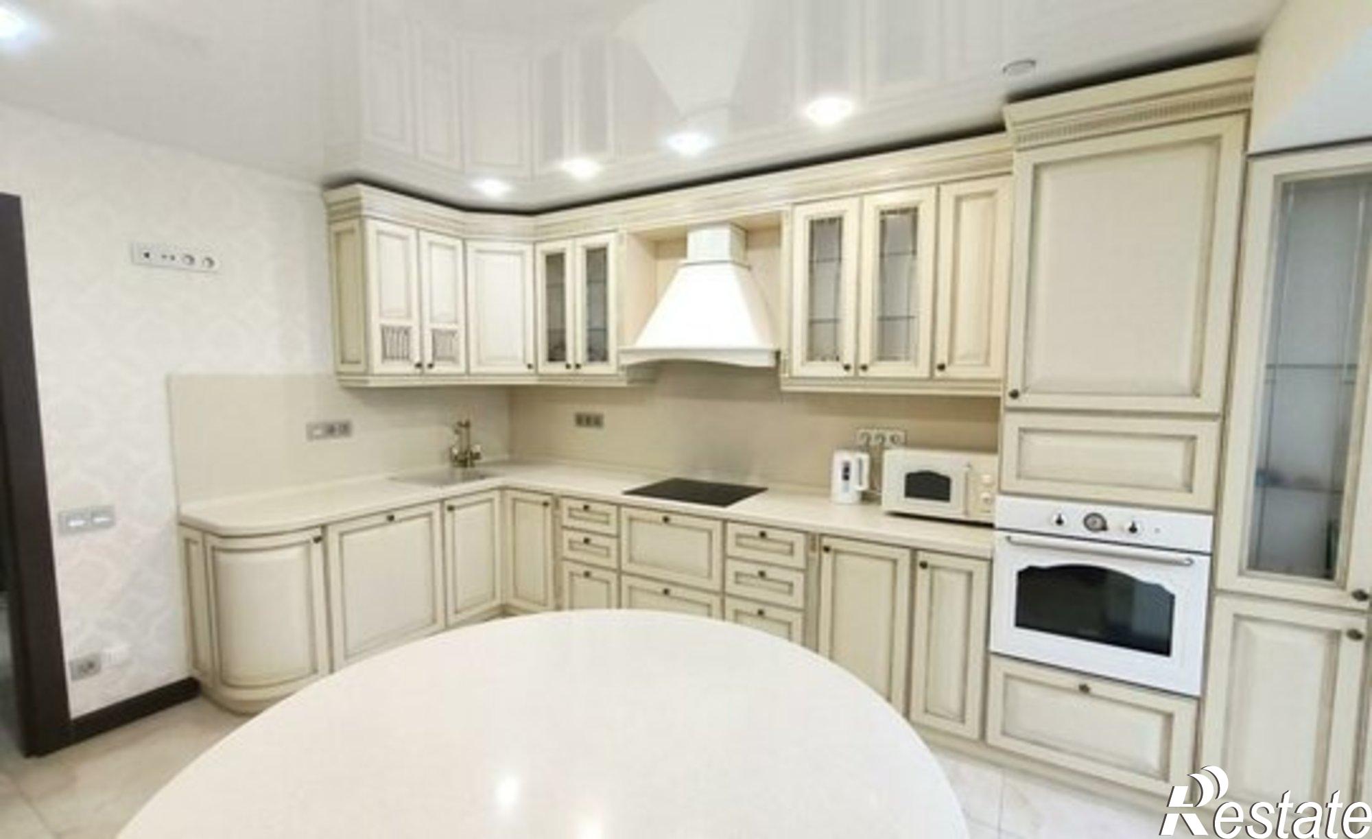 Купить квартиру за 13 900 000 рублей на Молодёжная улица, 16