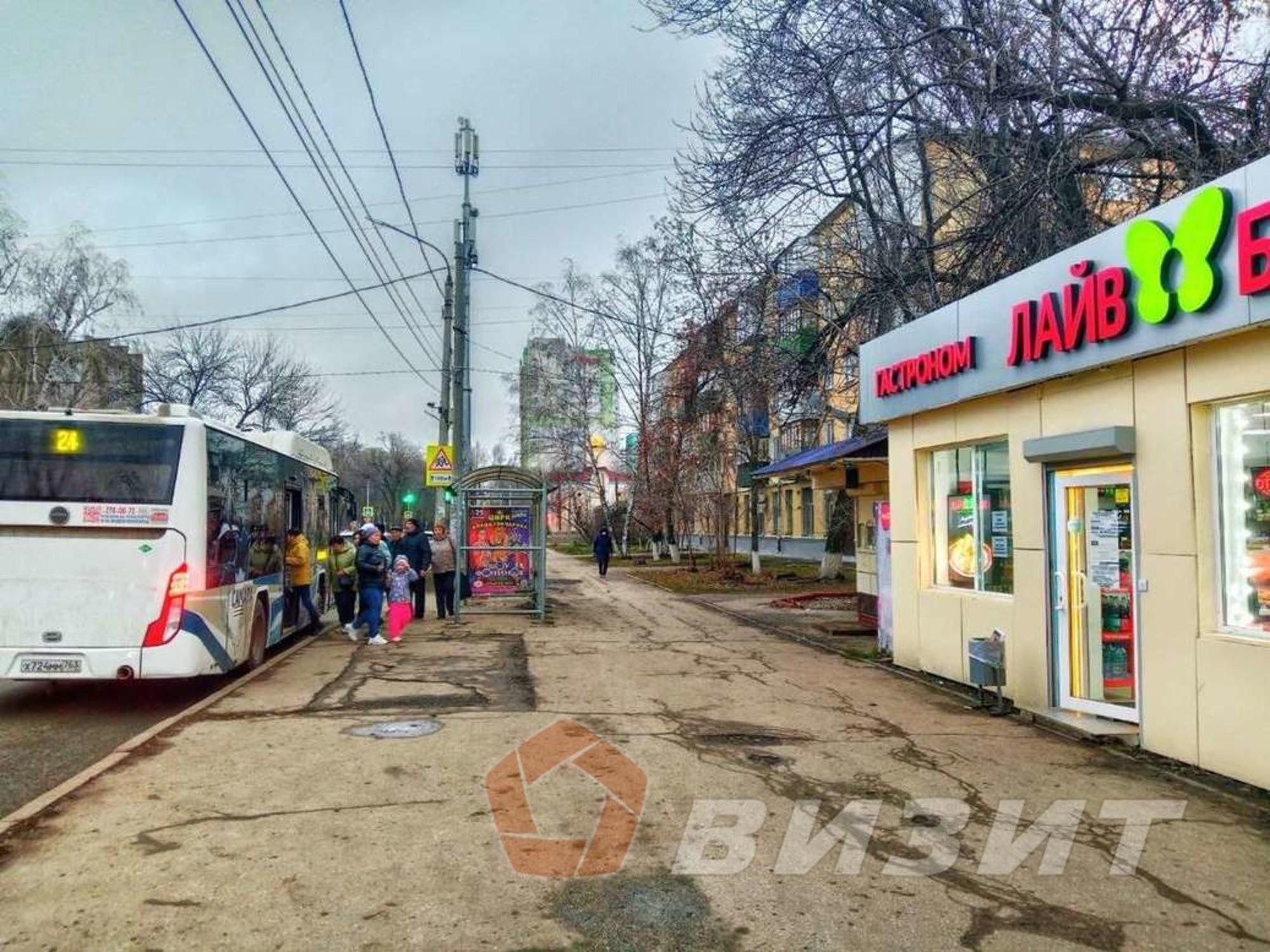 Сдать торговое помещение за 60 000 рублей на Революционная улица, 140а