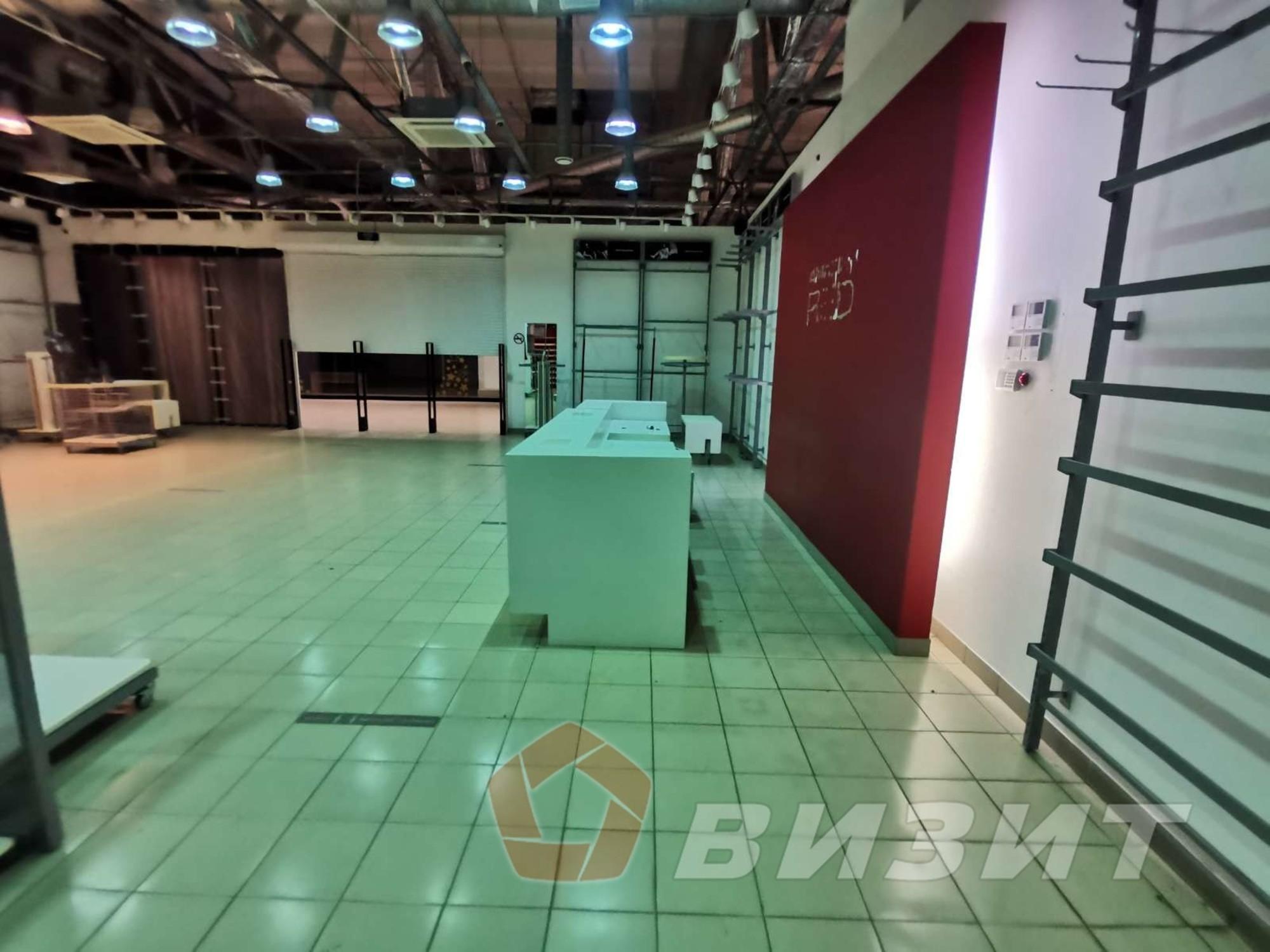 Сдать торговое помещение за 131 000 рублей на Заводское шоссе, 111