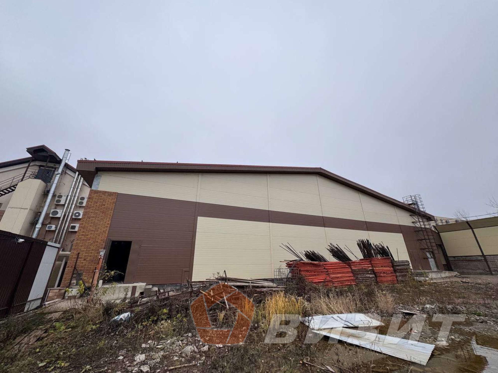 Сдать складское помещение за 300 000 рублей на Дыбенко улица, 104